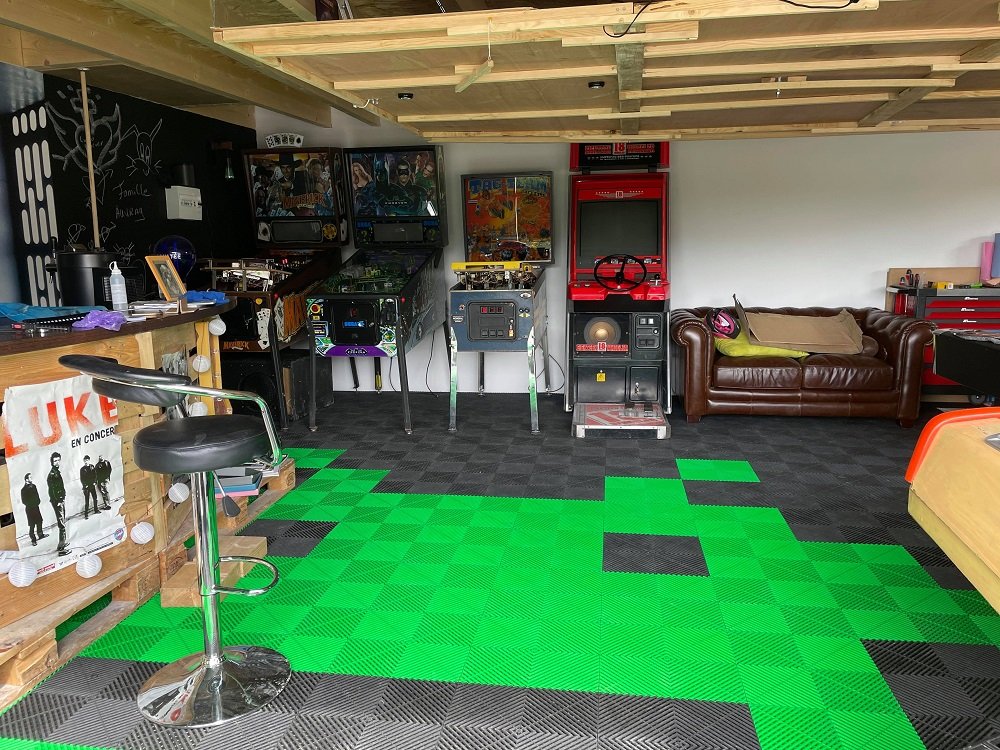 Ludo - Gameroom space invaders au sol