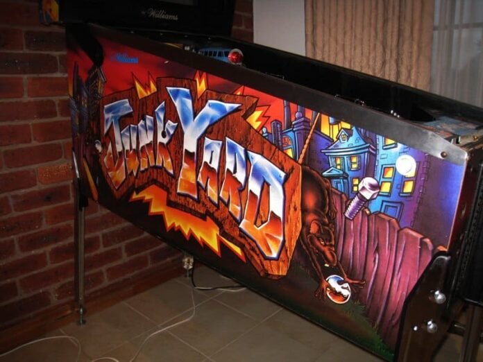 Junk Yard pinball machine | Williams | Review